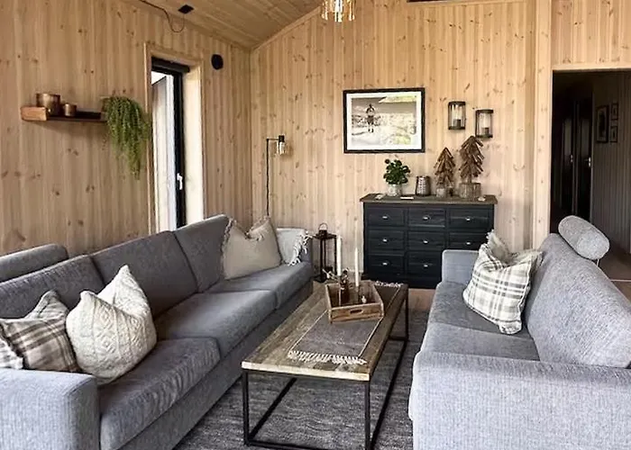 Cabin At The Gateway To Jotunheimen Tessand