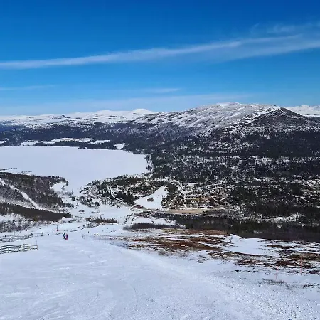 Nyaraló At The Gateway To Jotunheimen